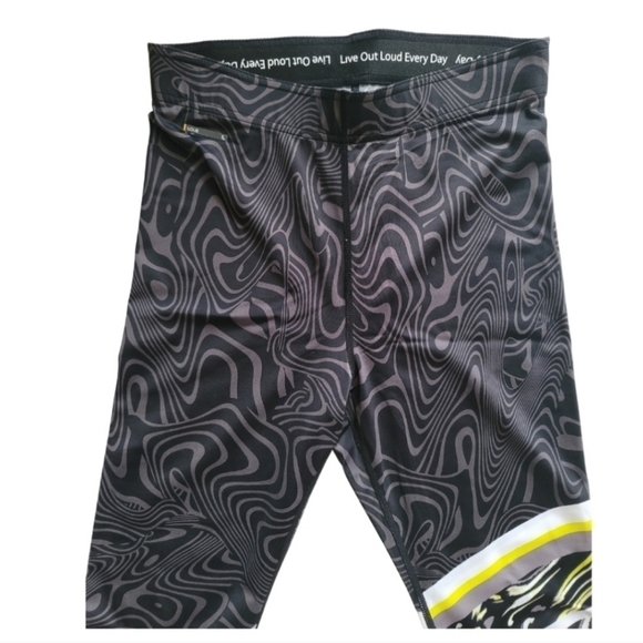 Lole Sierra Step Up Leggings in Dark Charcoal in XS - Picture 9 of 13